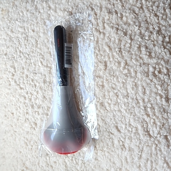 💥Limited Edition💥 MAC x Stranger Things 140SES BRUSH - Picture 3 of 6